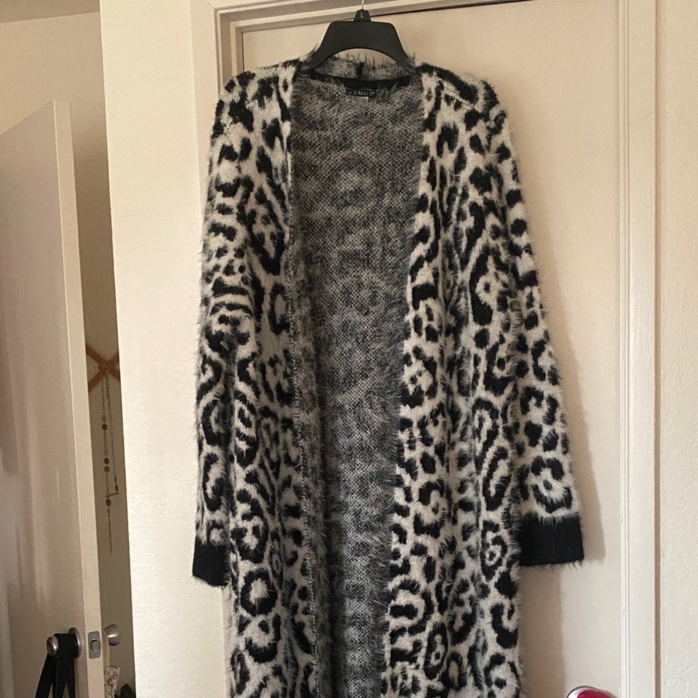 VENUS Black and White Animal Print Cardigan